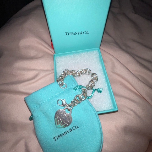 Tiffany & Co. Silver Bracelet with Heart Charm - Picture 3 of 8